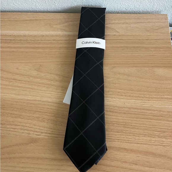 NEW CALVIN KLEIN Black Stripe Tie $70 Silk Blend - Picture 1 of 6